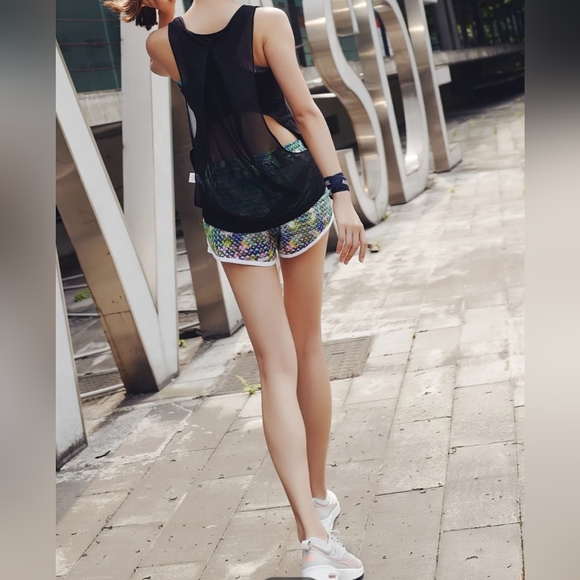 Women's Solid Black Cut Out, Double Layer Mesh Back Fitness Top - Picture 2 of 5